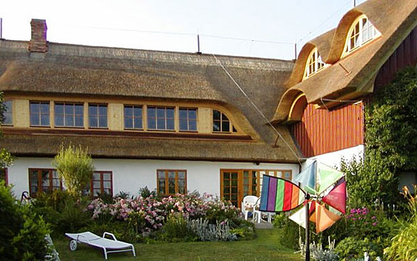 Reetdachhaus mit Garten